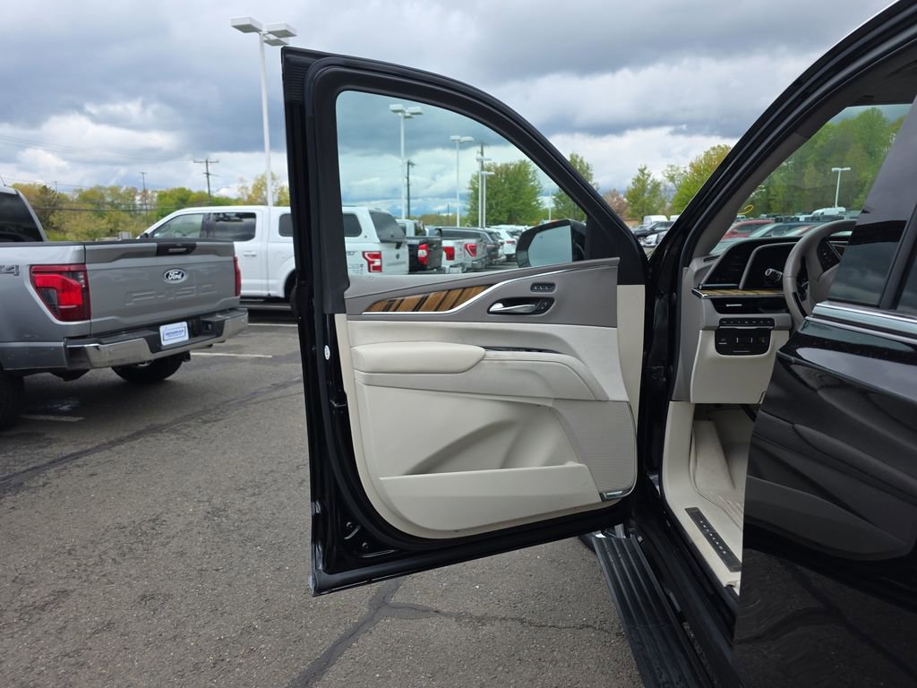 Used 2022 Cadillac Escalade ESV Premium Luxury Platinum AWD/4WD image 20