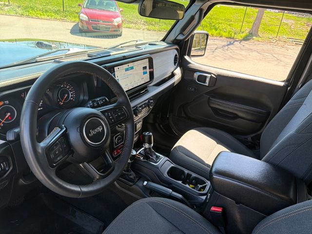 Used 2024 Jeep Wrangler Willys AWD/4WD image 34
