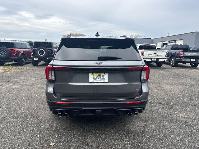Certified 2025 Ford Explorer ST AWD/4WD image 5