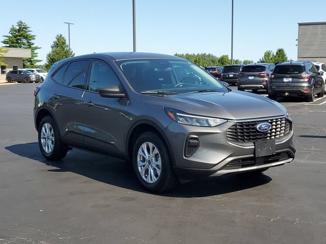 Certified 2025 Ford Escape Active AWD/4WD image 2