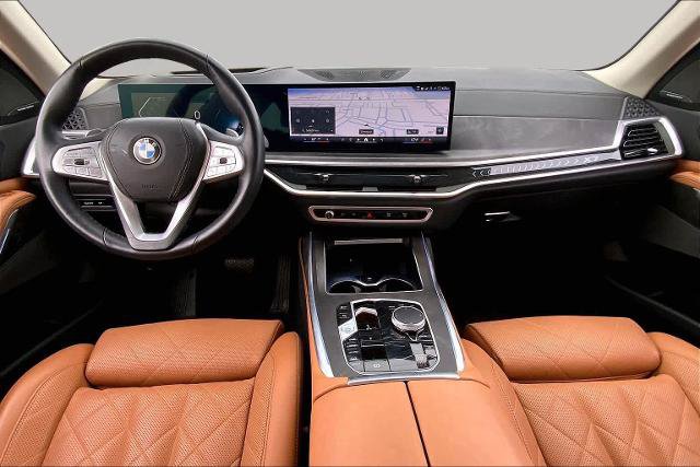 Used 2024 BMW X7 xDrive40i AWD/4WD image 16