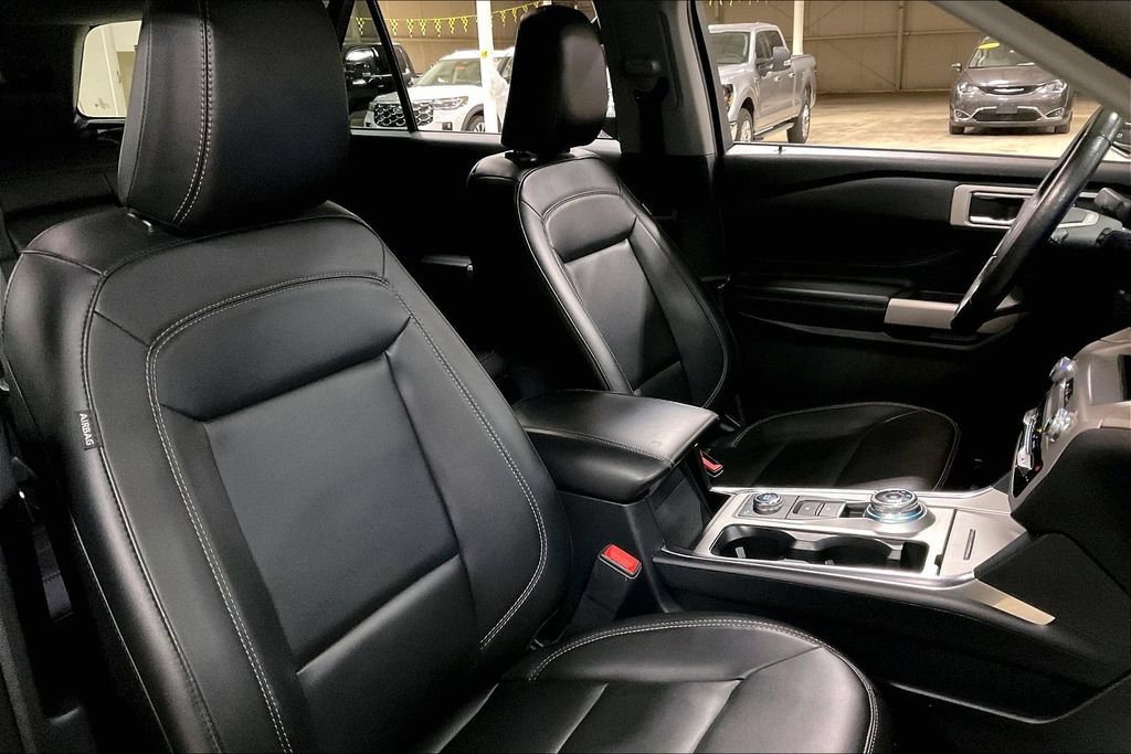 Certified 2023 Ford Explorer XLT w/ Equipment Group 202A AWD/4WD image 7