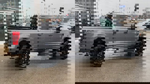 Certified 2022 Ford F250 XLT w/ Black Appearance Package image 2