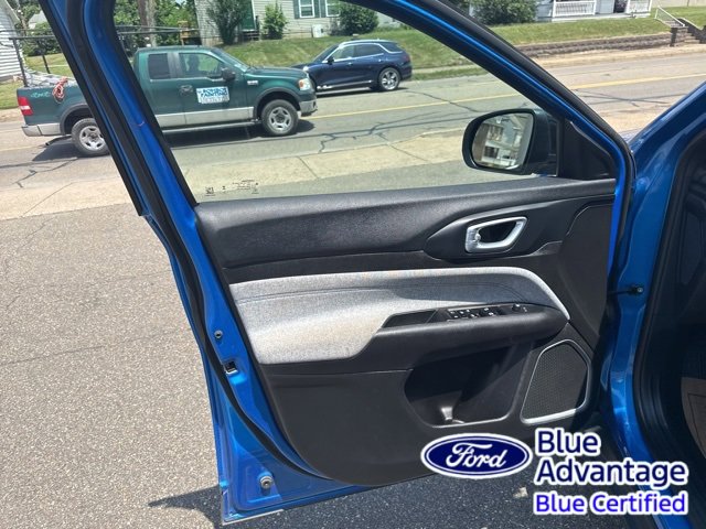 Used 2024 Jeep Compass Latitude image 13