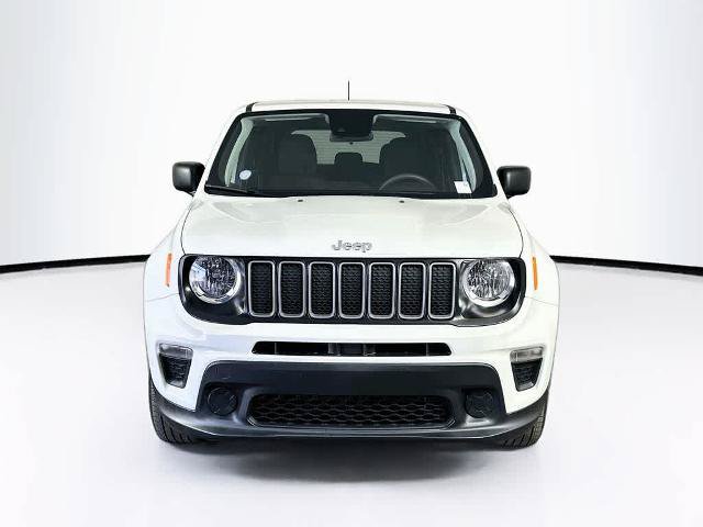 Used 2023 Jeep Renegade Latitude AWD/4WD image 6