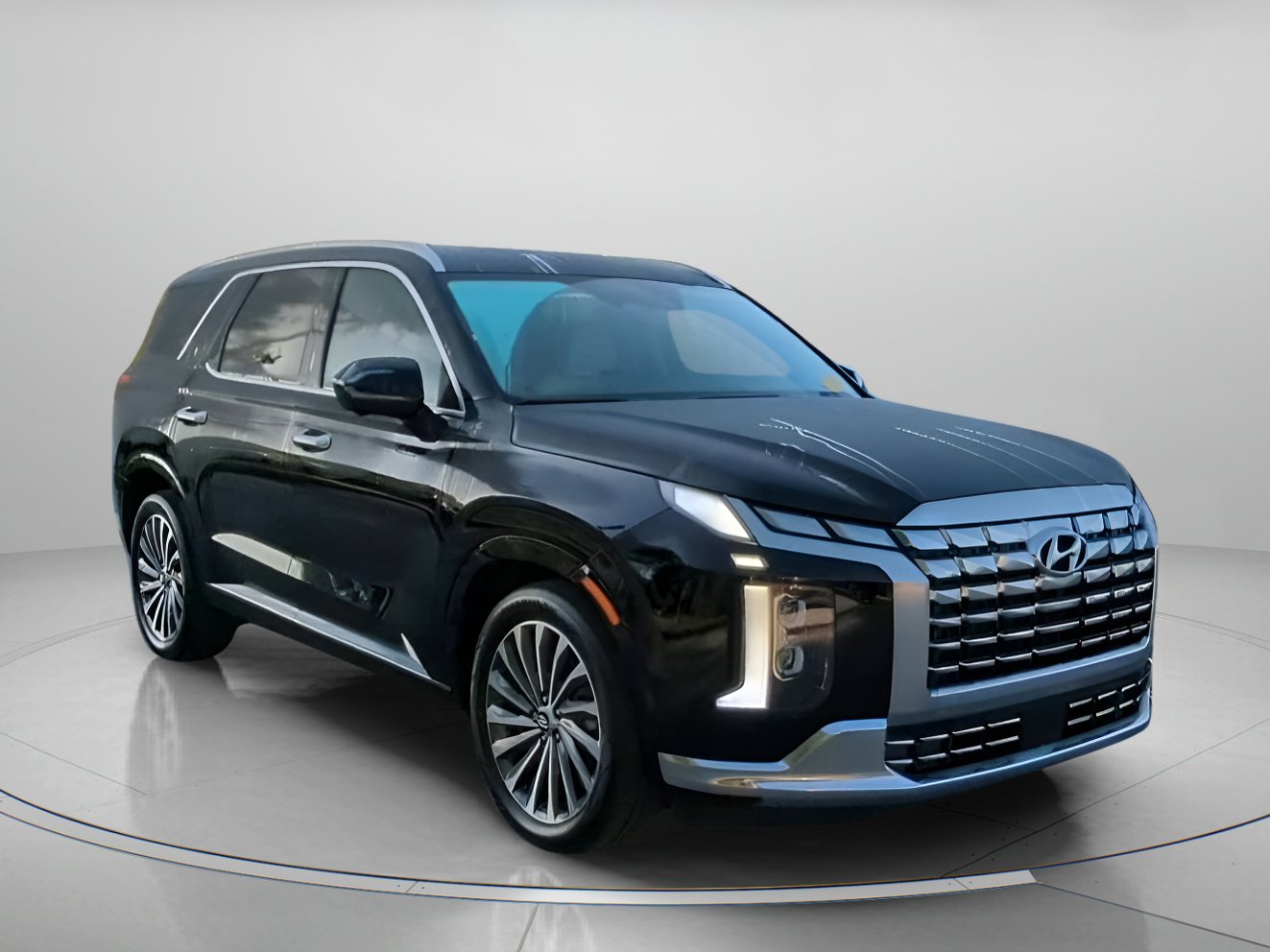 Used 2025 Hyundai Palisade Calligraphy FWD image 2