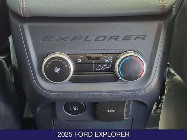 Certified 2025 Ford Explorer Active AWD/4WD image 17