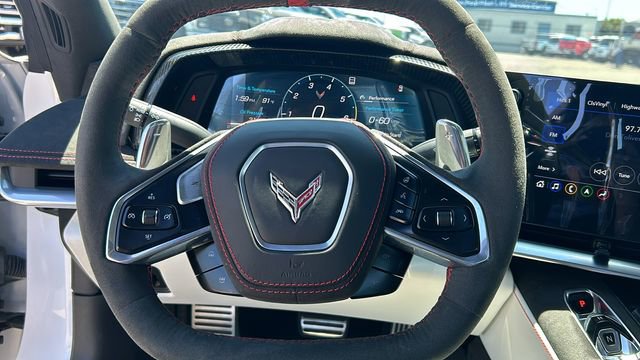 Used 2023 Chevrolet Corvette Stingray Premium Conv w/ Z51 Performance Package RWD image 17
