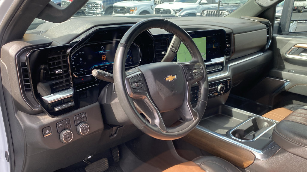 Used 2025 Chevrolet Silverado 3500 High Country w/ High Country Premium Package AWD/4WD image 15