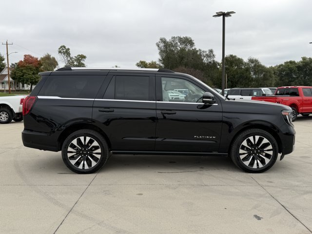 Certified 2025 Ford Expedition Platinum w/ Driver's Package AWD/4WD image 8