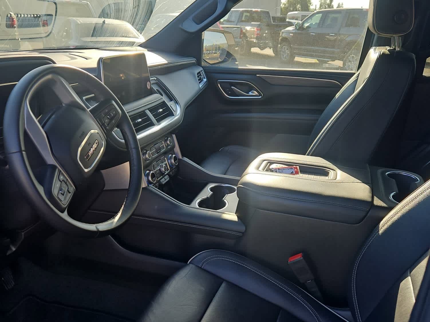 Used 2024 GMC Yukon XL SLT image 15