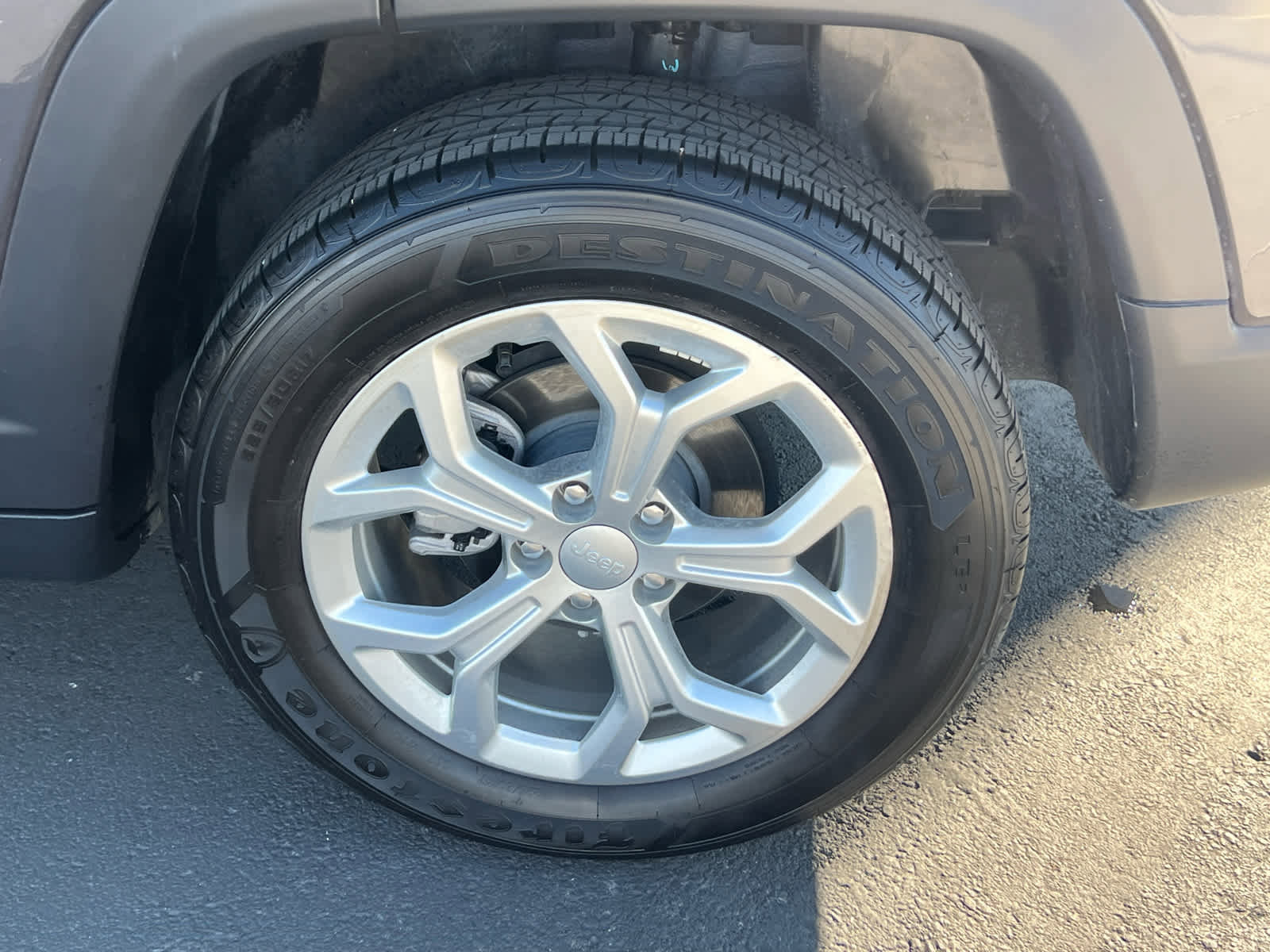 Used 2024 Jeep Compass Sport image 14