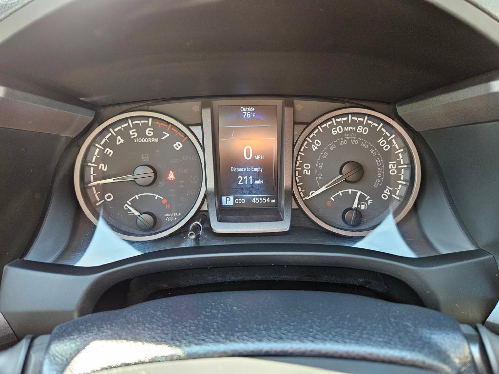 Used 2022 Toyota Tacoma TRD Off-Road AWD/4WD image 25