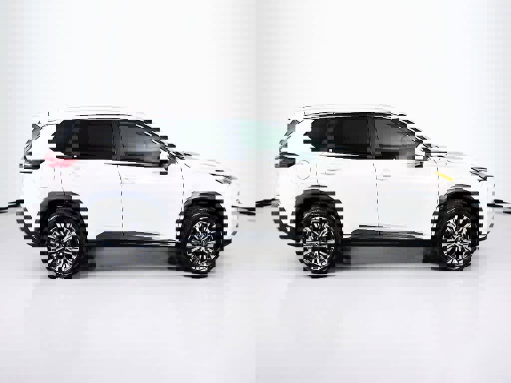 Used 2022 Nissan Rogue SV image 6