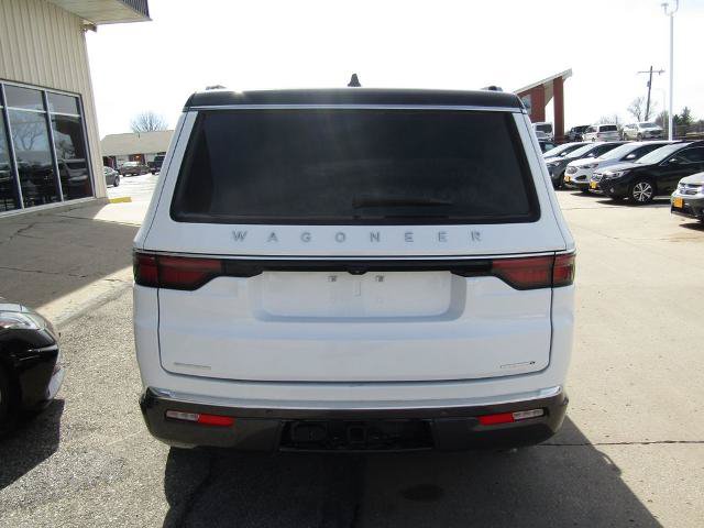 Used 2022 Jeep Wagoneer Series II AWD/4WD image 4