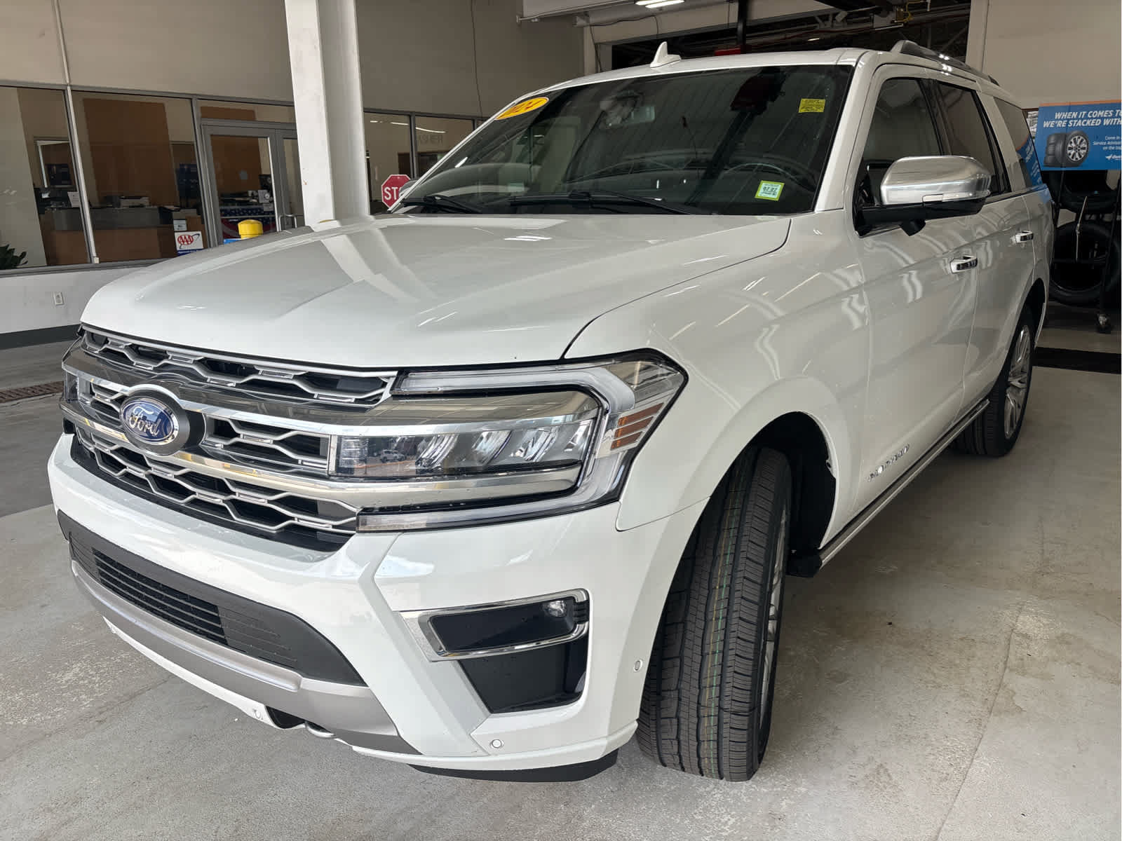 Certified 2024 Ford Expedition Platinum AWD/4WD image 5