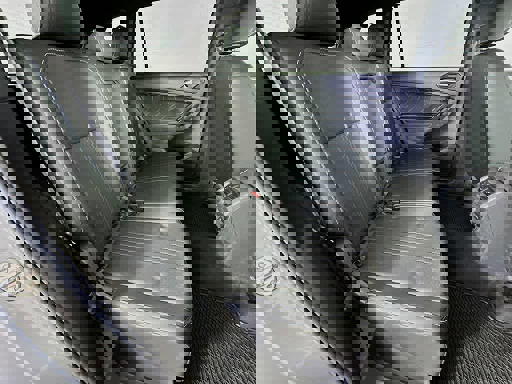 Used 2023 Volkswagen Tiguan SE R-Line image 34