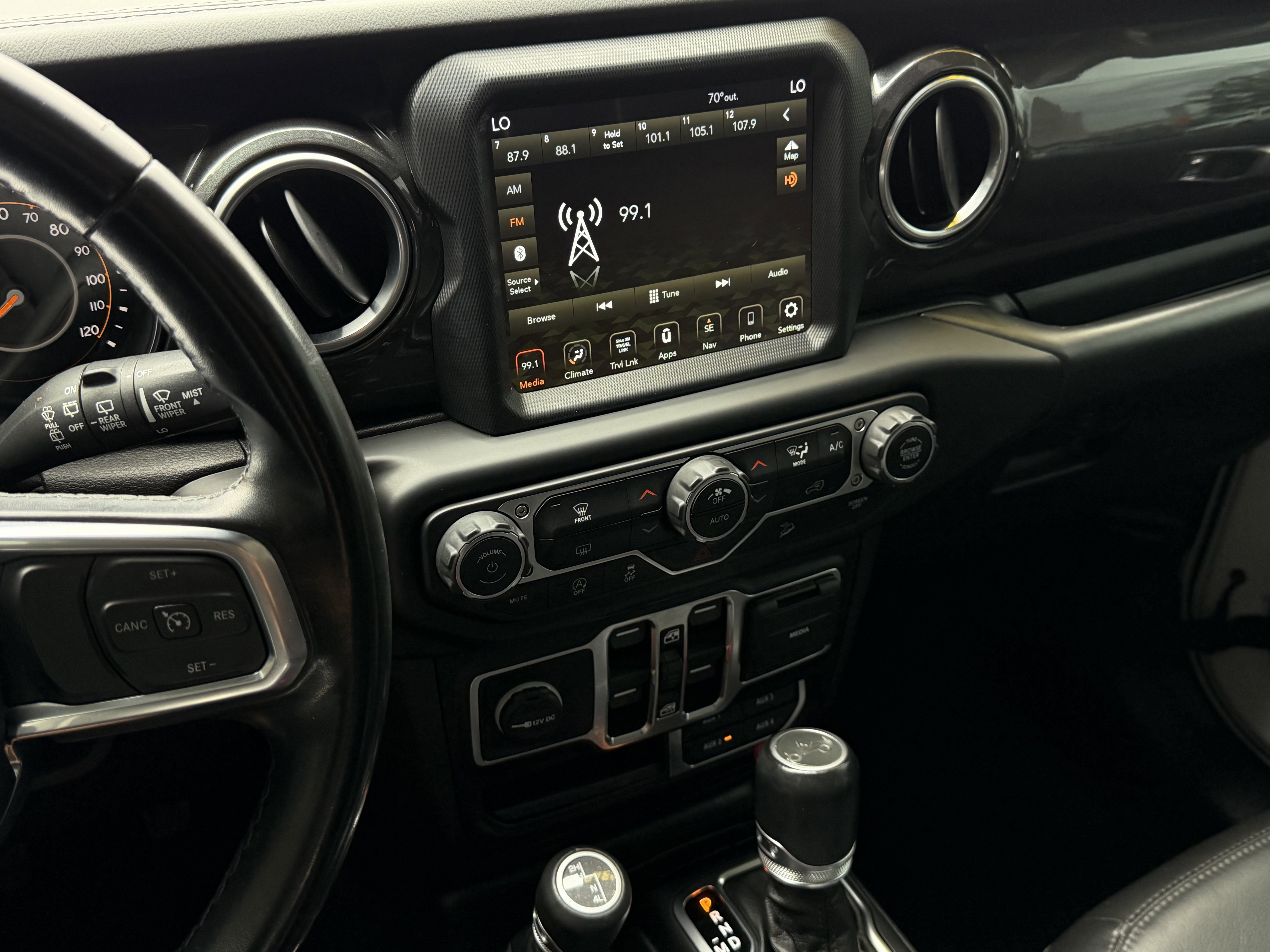 Used 2020 Jeep Wrangler Unlimited Sahara AWD/4WD image 20