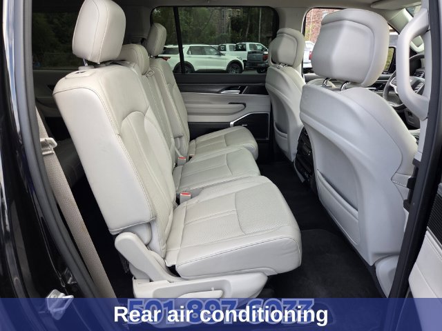 Used 2023 Jeep Wagoneer L Series II w/ Premium Group I AWD/4WD image 17