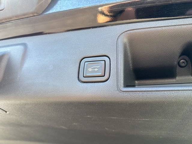 Used 2020 GMC Terrain Denali w/ Denali Premium Package FWD image 18