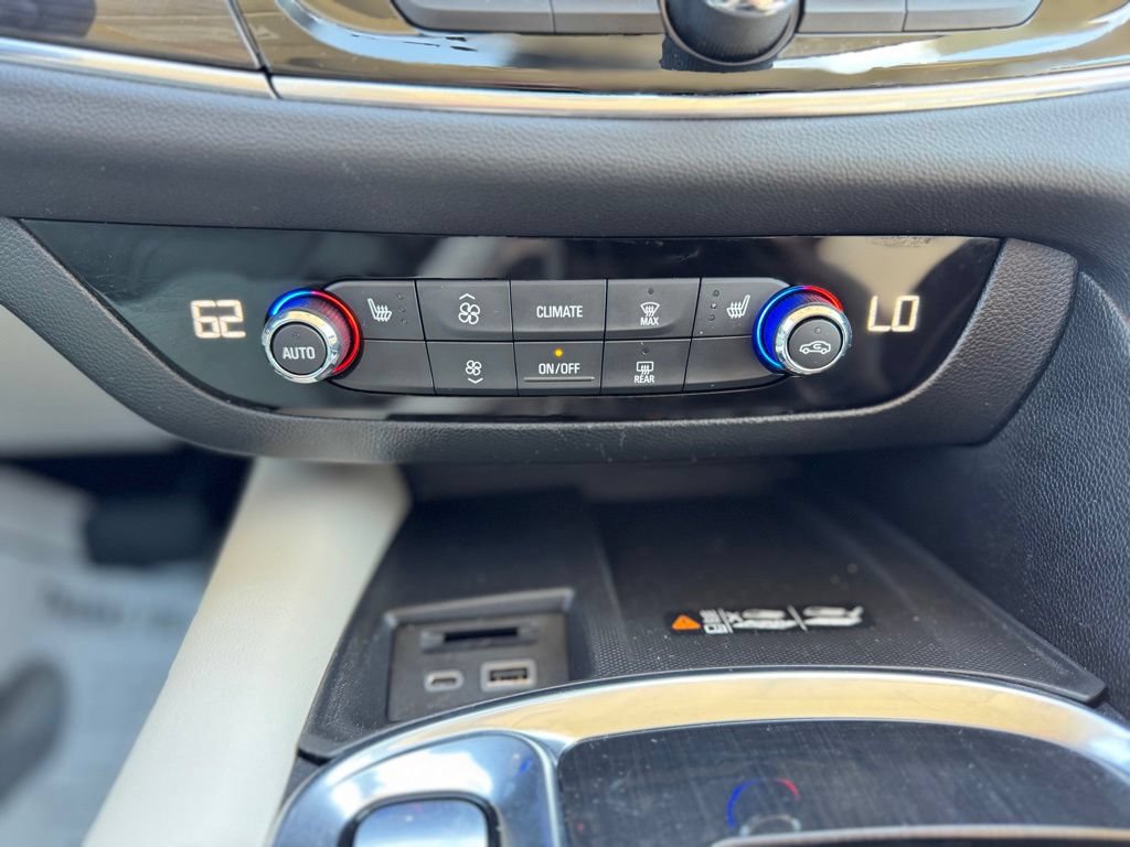 Used 2023 Buick Enclave Essence w/ Experience Buick Package AWD/4WD image 27