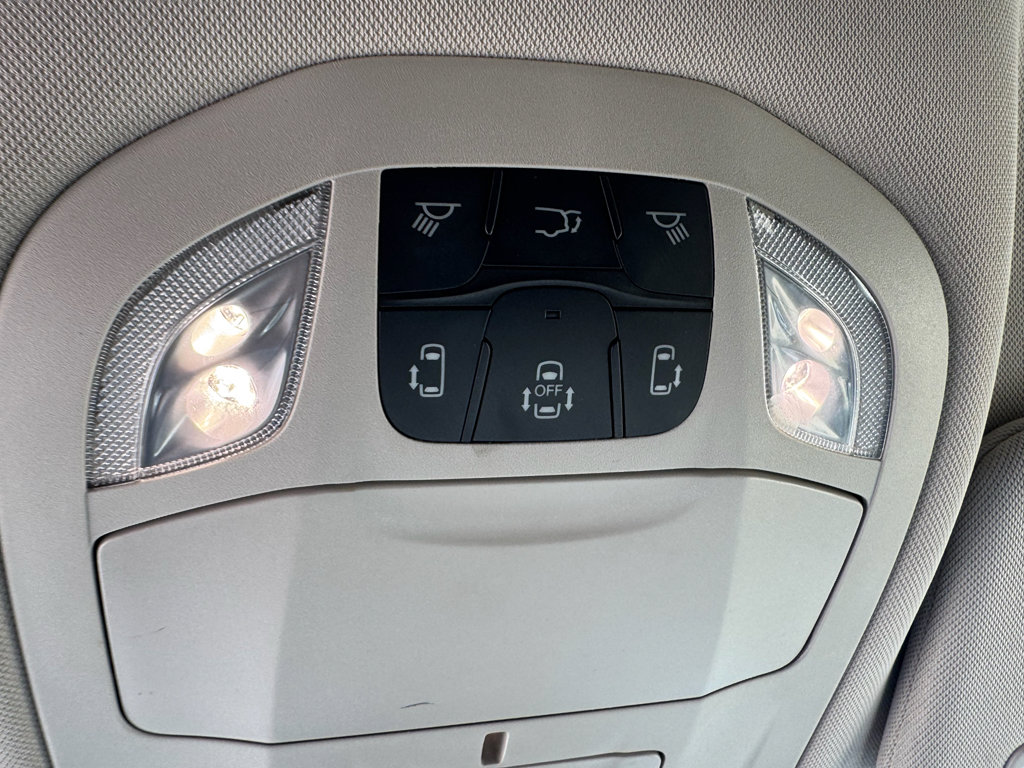Used 2023 Chrysler Pacifica Touring-L FWD image 34