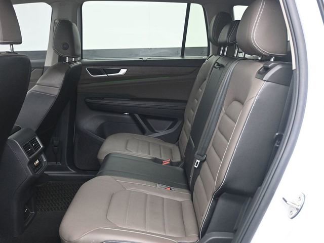 Used 2024 Volkswagen Atlas SEL AWD/4WD image 5