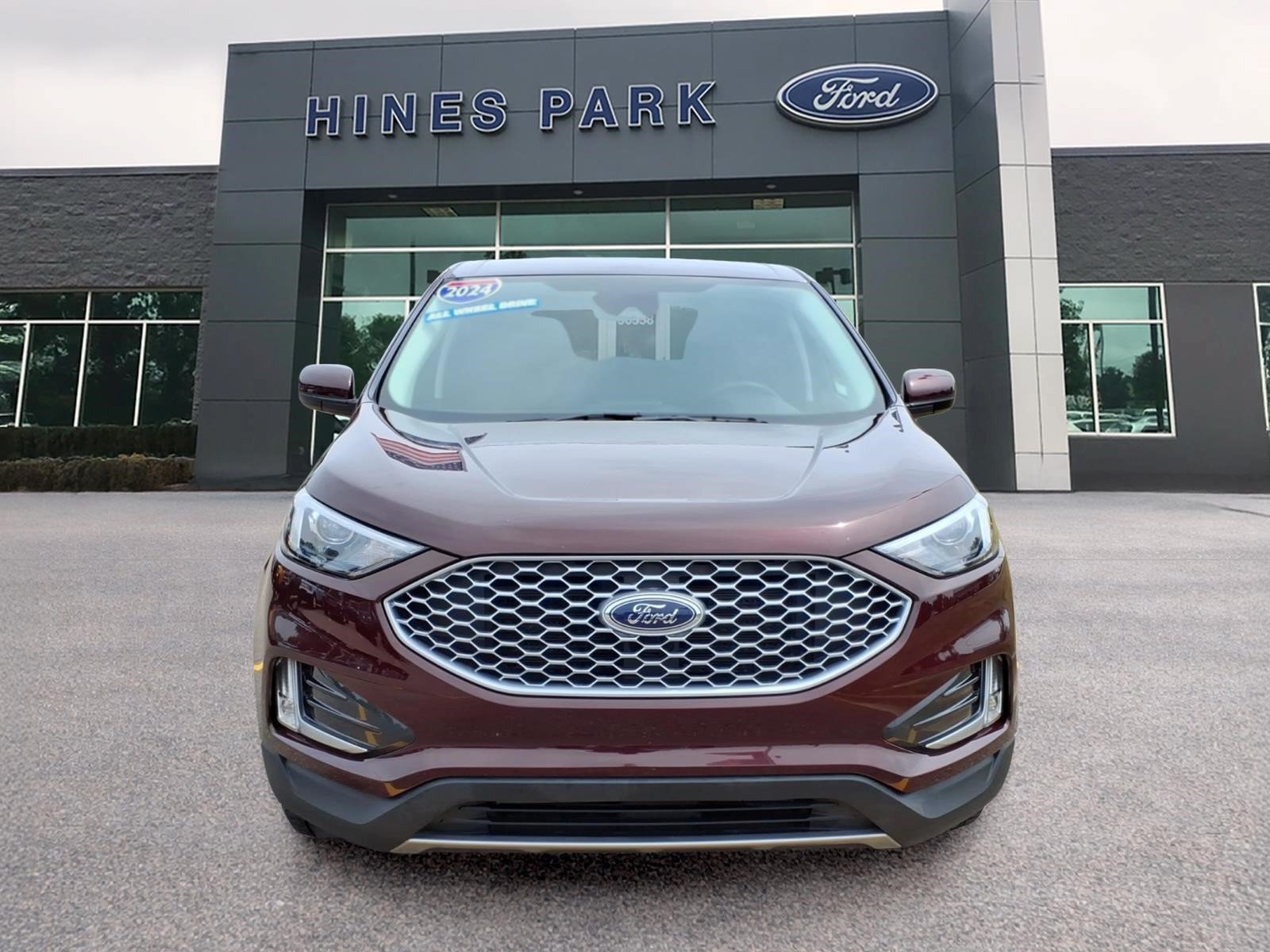 Certified 2024 Ford Edge SEL w/ Convenience Package AWD/4WD image 2