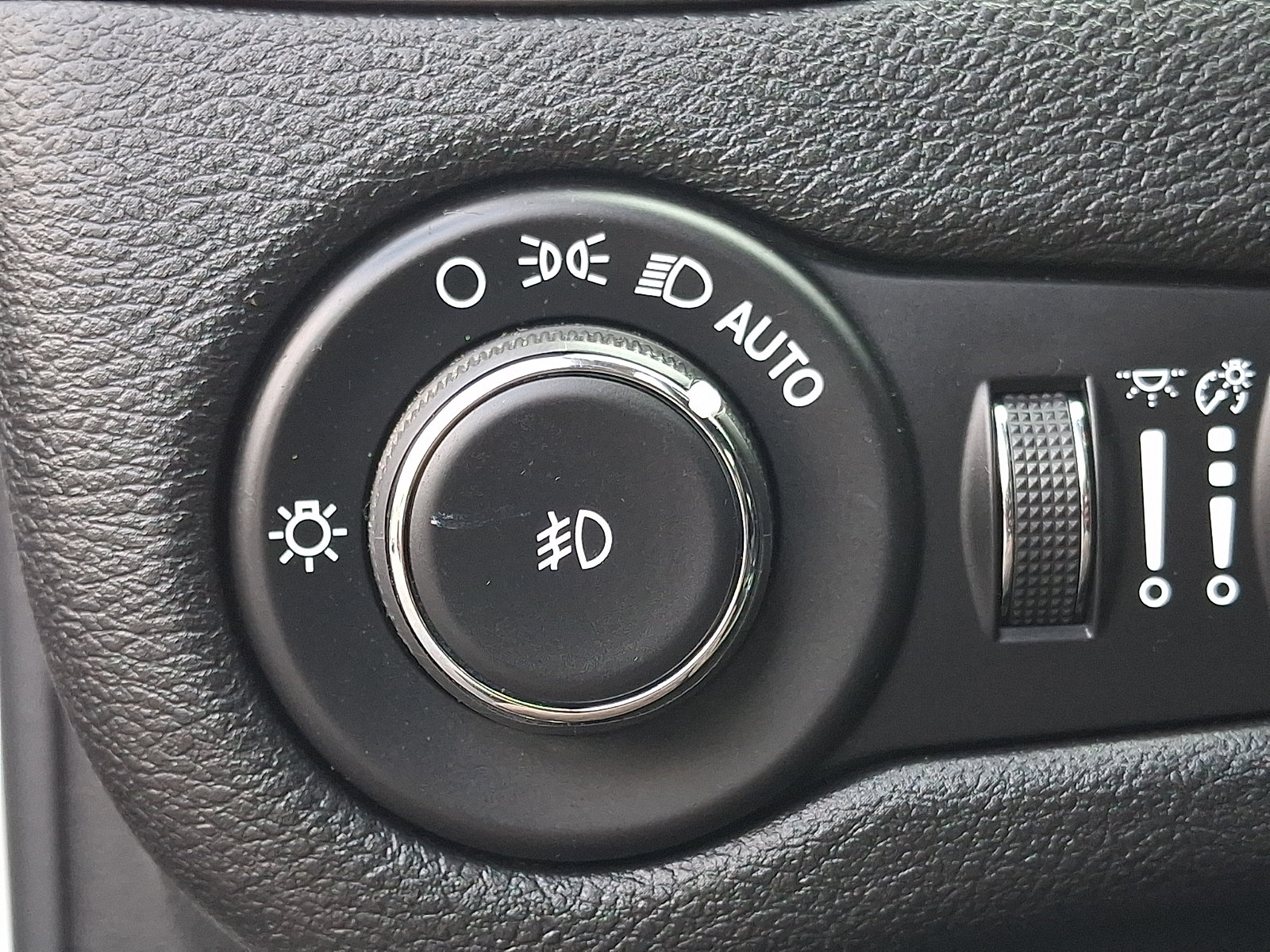 Used 2020 Jeep Cherokee Limited AWD/4WD image 27