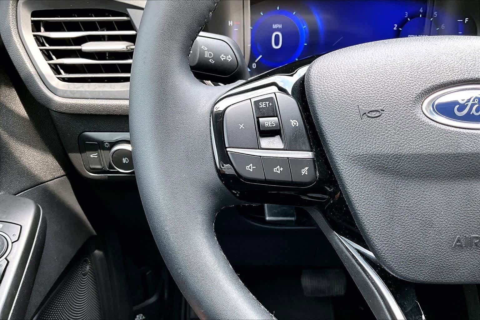 Certified 2022 Ford Escape SEL w/ Technology Package FWD image 24