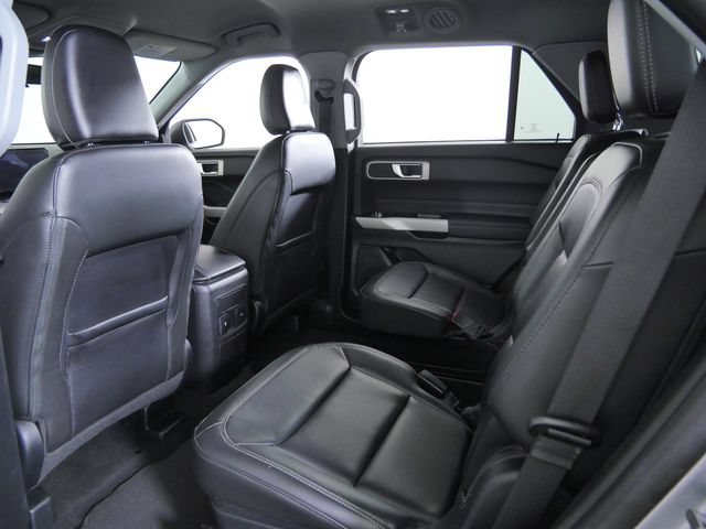 Certified 2024 Ford Explorer XLT w/ Equipment Group 202A AWD/4WD image 18