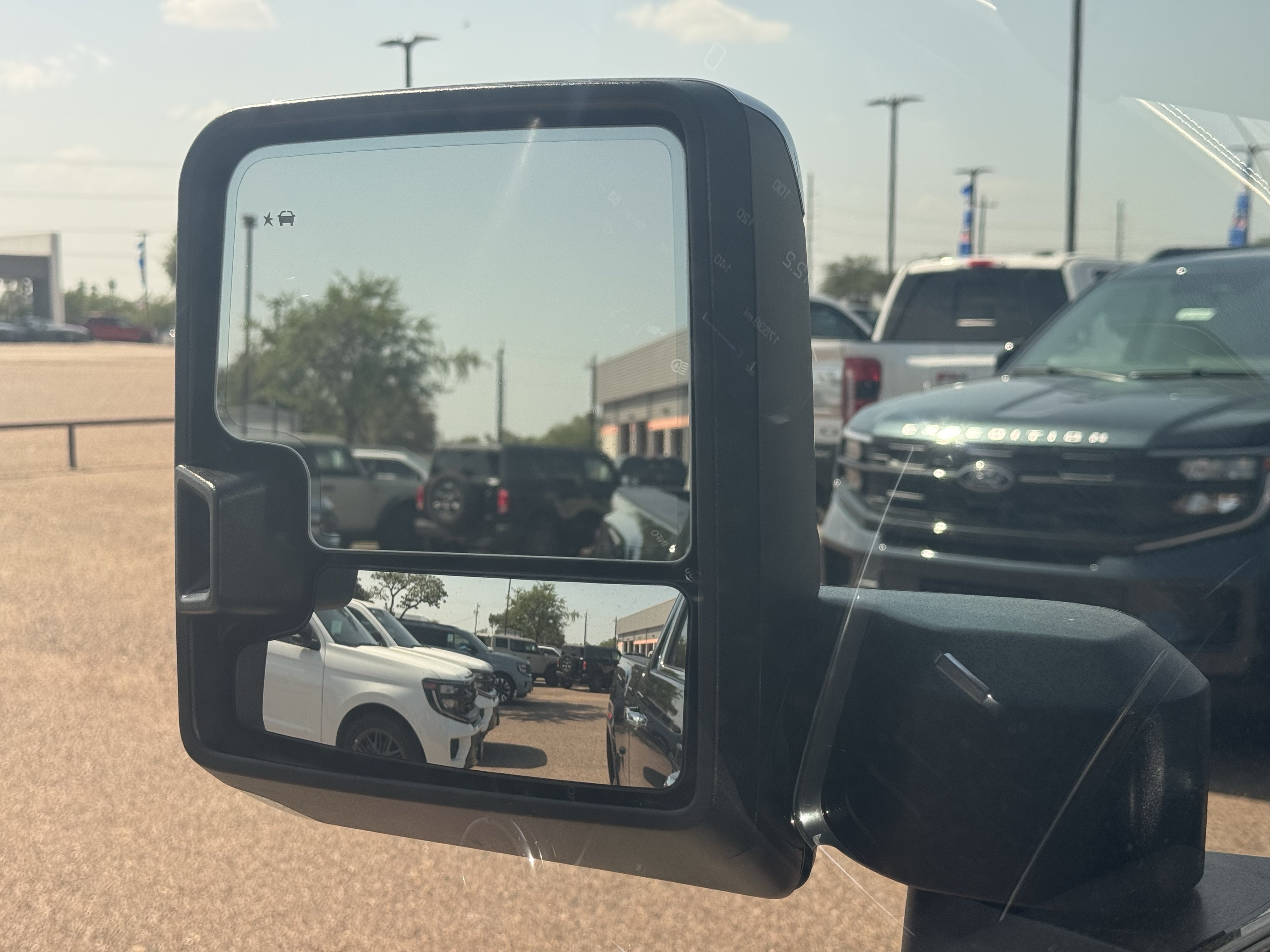 Used 2025 GMC Sierra 2500 Denali Ultimate AWD/4WD image 18