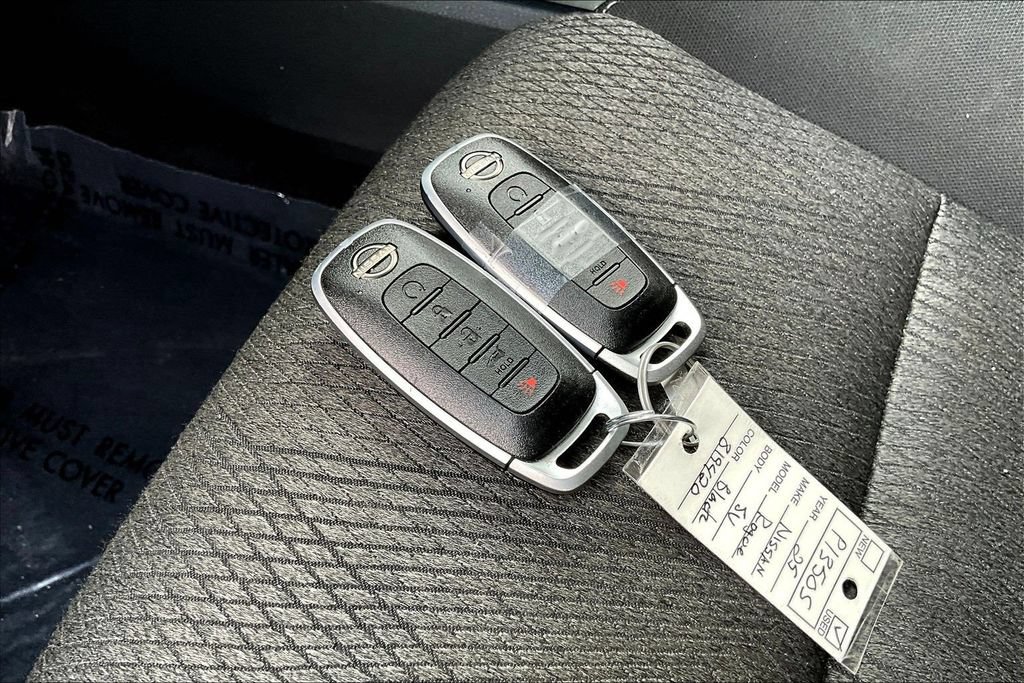Used 2025 Nissan Rogue SV FWD image 37