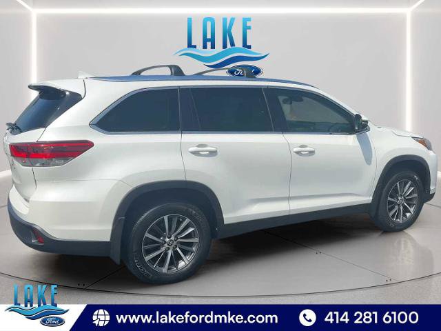 Used 2019 Toyota Highlander XLE AWD/4WD image 18