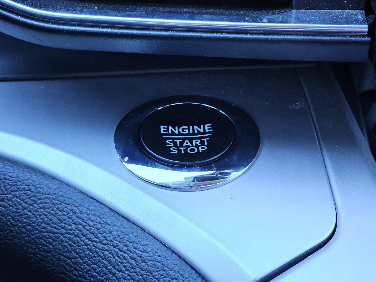 Certified 2023 Ford Explorer XLT w/ Equipment Group 202A image 25