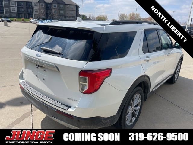 Certified 2022 Ford Explorer XLT w/ Equipment Group 202A AWD/4WD image 3