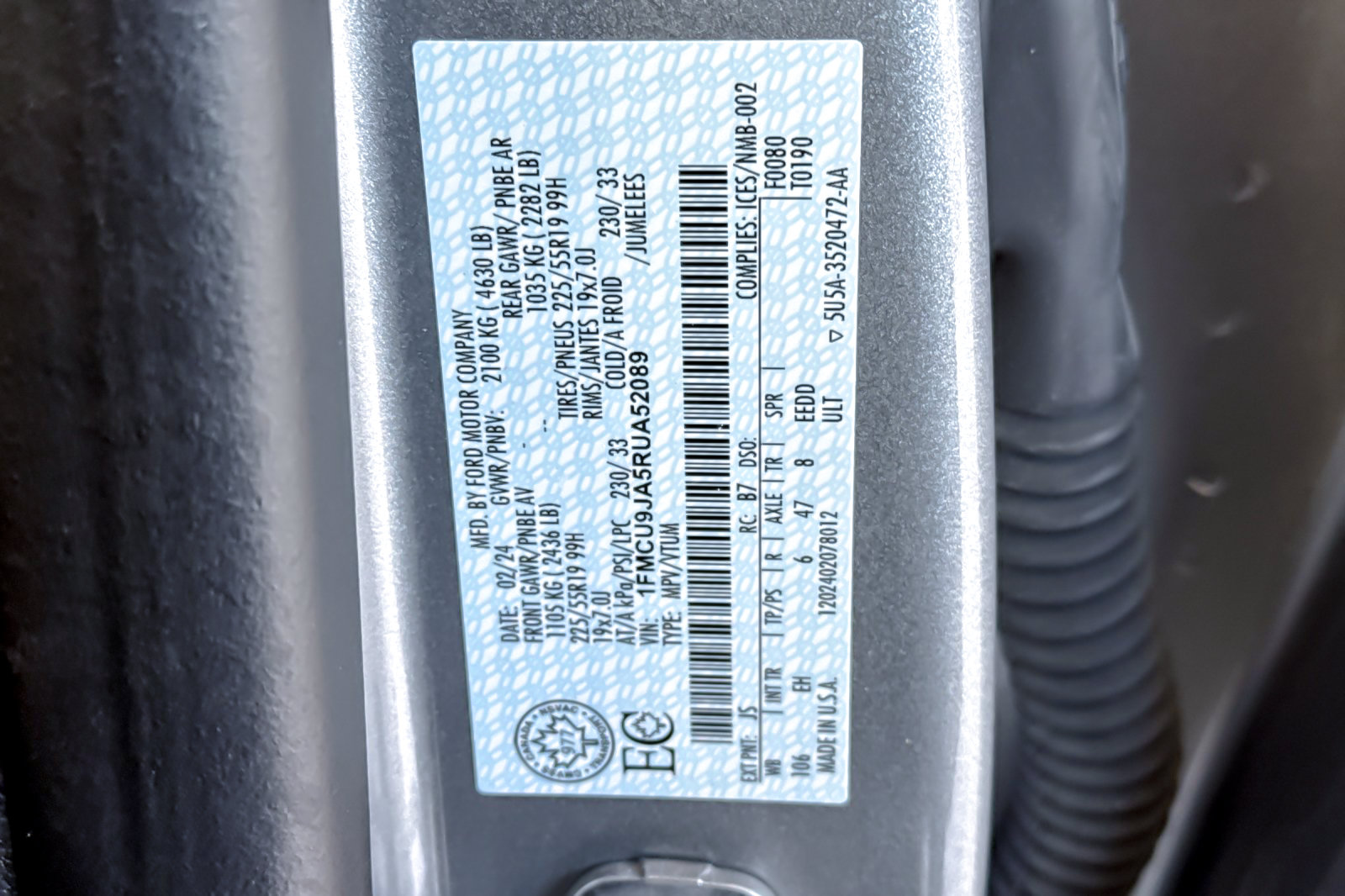Certified 2024 Ford Escape Platinum AWD/4WD image 30