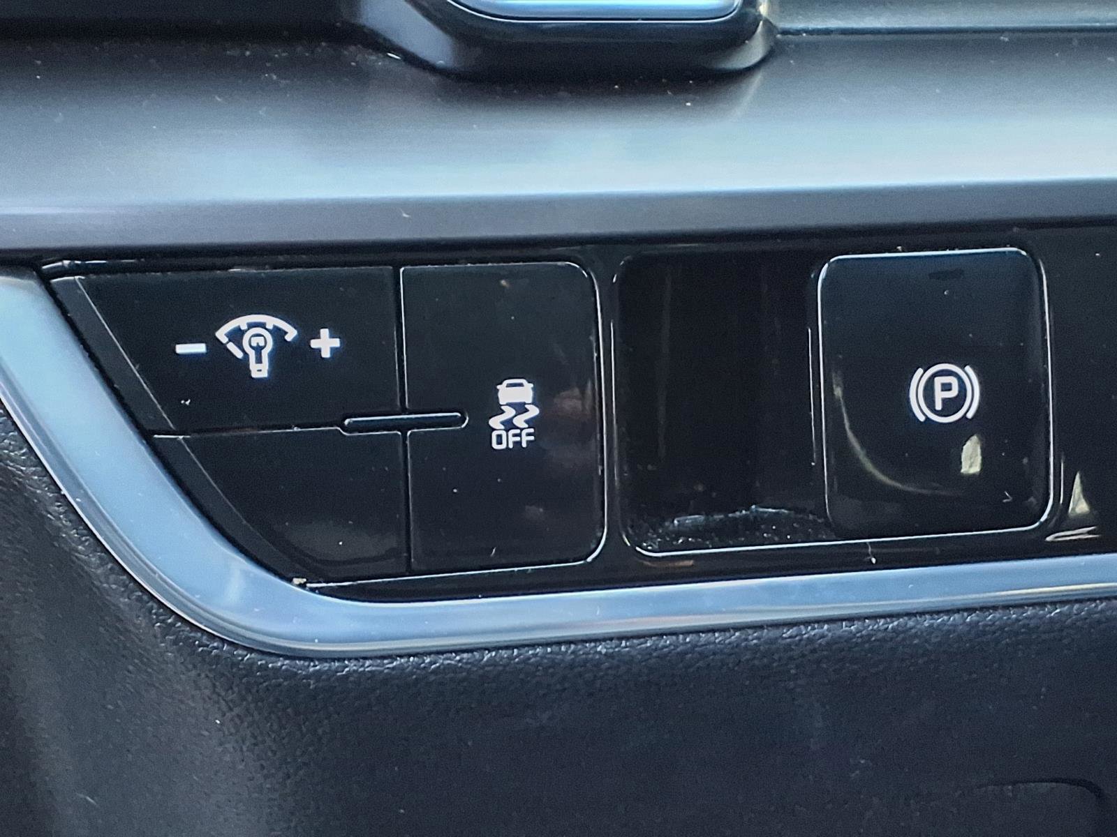 Used 2023 Kia Sportage EX image 18