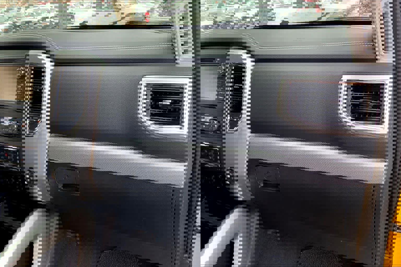 Used 2018 Nissan Titan PRO-4X w/ Pro-4x Utility Package image 18