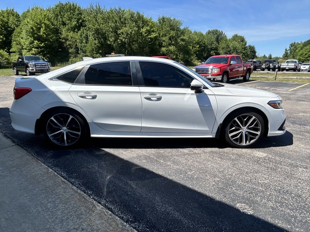 Used 2023 Honda Civic Touring image 3