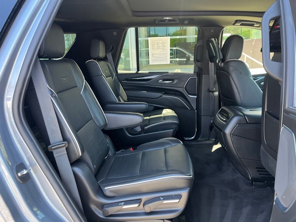 Used 2022 Cadillac Escalade Sport w/ Touring Package AWD/4WD image 22