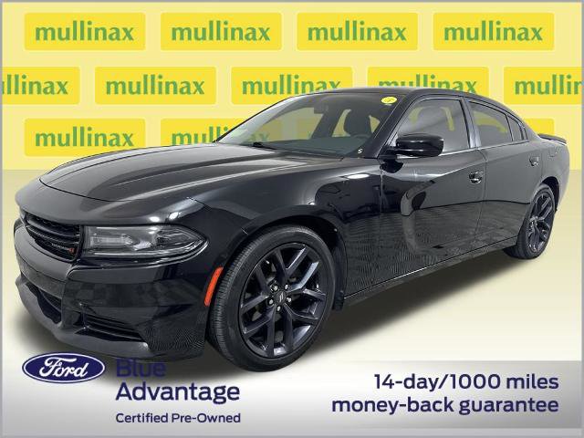 Used 2020 Dodge Charger SXT w/ Blacktop Package image 14