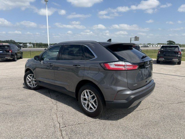 Certified 2023 Ford Edge SEL w/ Convenience Package AWD/4WD image 6