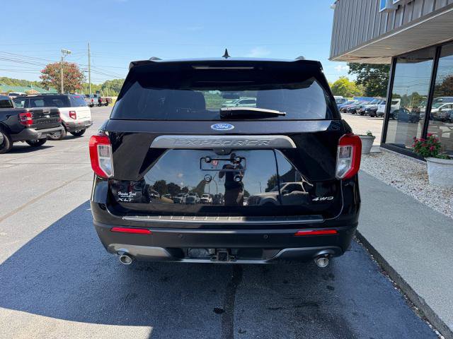 Certified 2024 Ford Explorer XLT w/ Equipment Group 202A AWD/4WD image 3