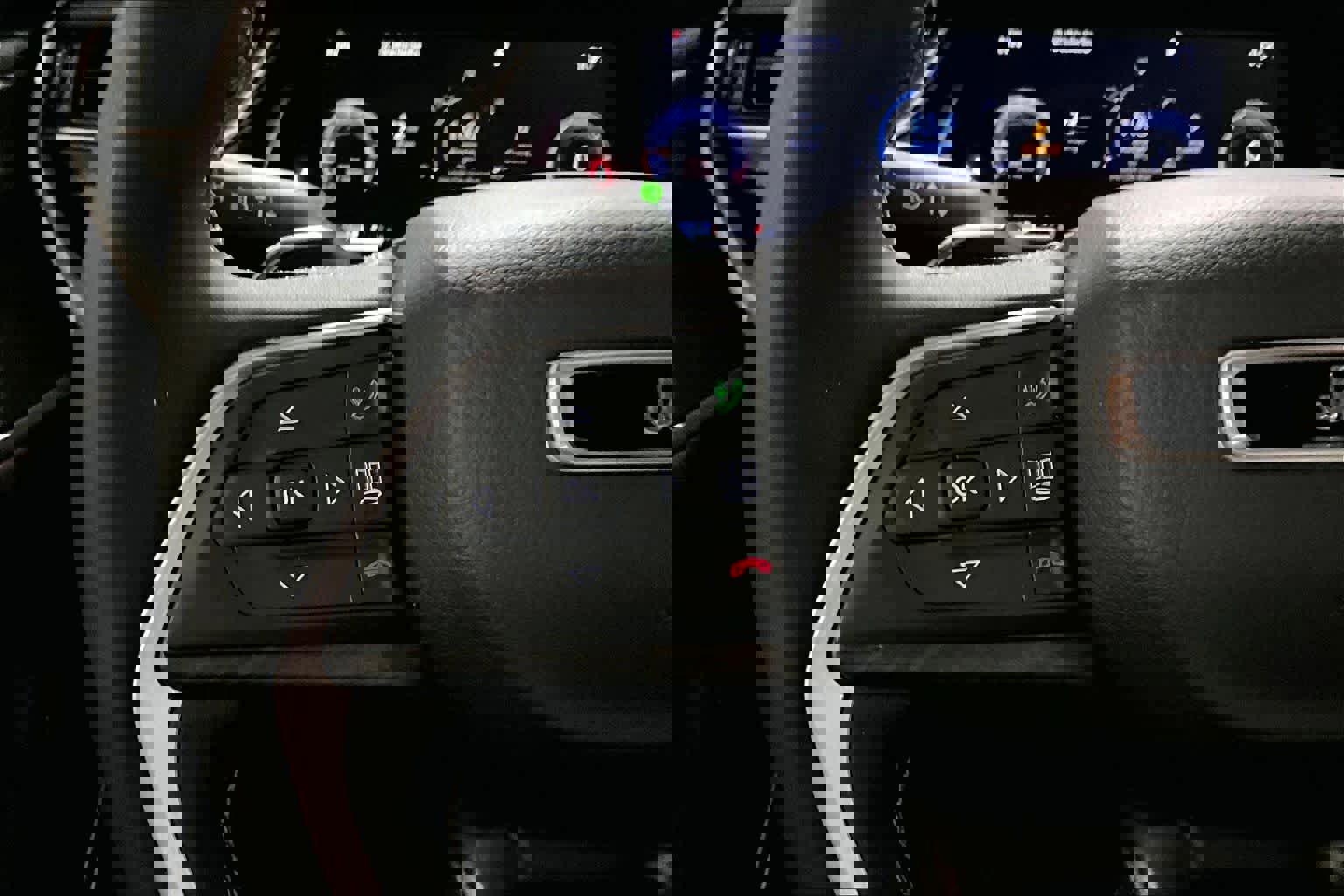 Used 2023 Jeep Grand Cherokee Limited w/ Luxury Tech Group II image 24