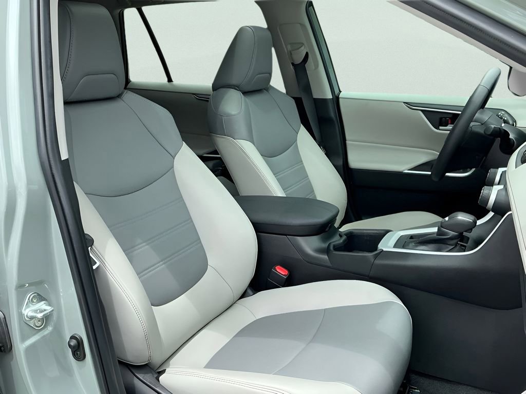 Used 2023 Toyota RAV4 XLE Premium FWD image 13