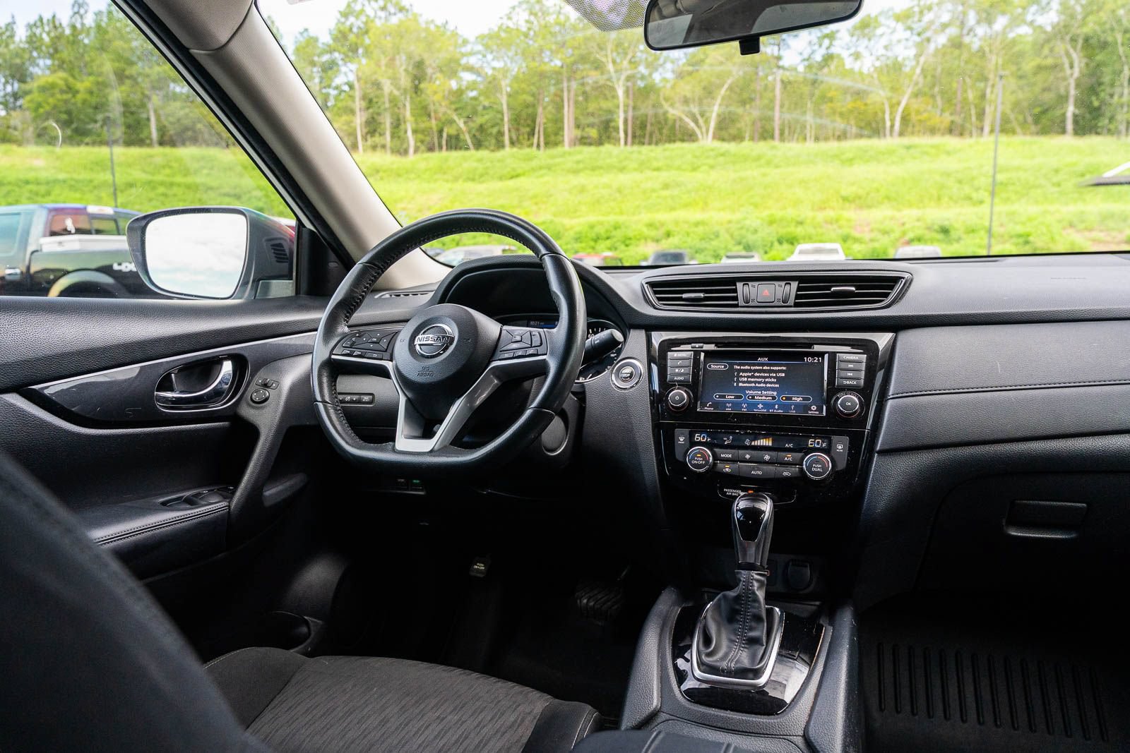 Used 2018 Nissan Rogue SV FWD image 30