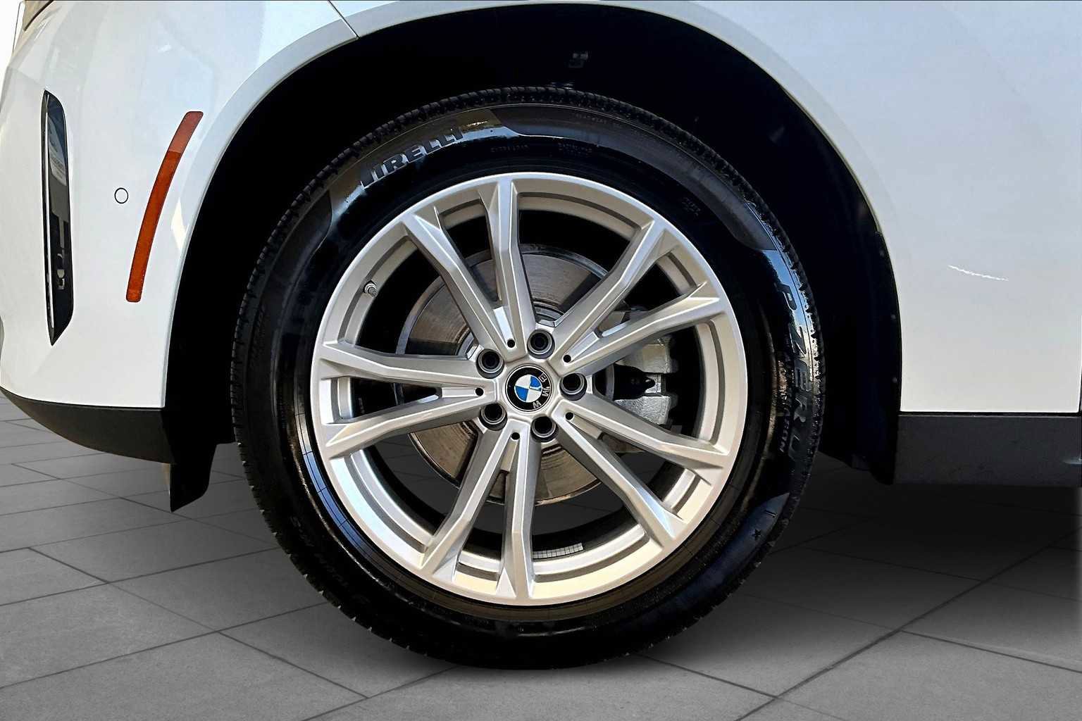 Used 2025 BMW X3 xDrive30i w/ Premium Package image 12