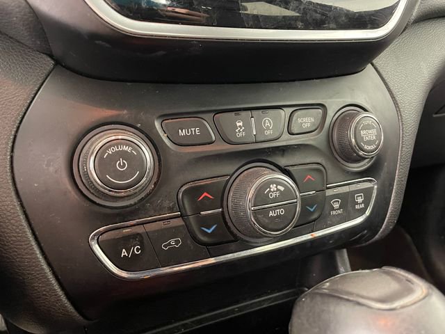 Used 2019 Jeep Cherokee Limited w/ Technology Group AWD/4WD image 5