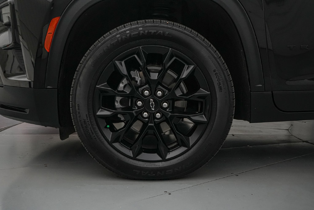 Used 2026 Chevrolet Traverse LT w/ Midnight/Sport Edition AWD/4WD image 10